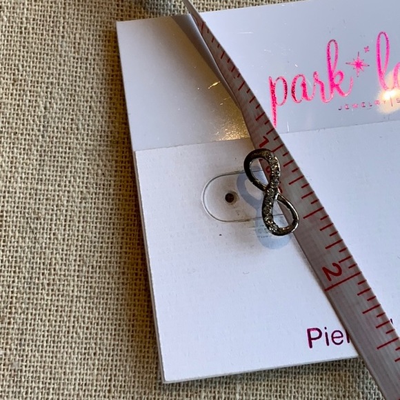 Park Lane infinity earrings - Picture 5 of 5